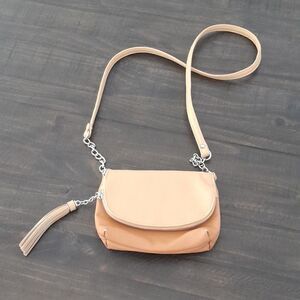 Jessica Simpson crossbody bag lots of pockets tan